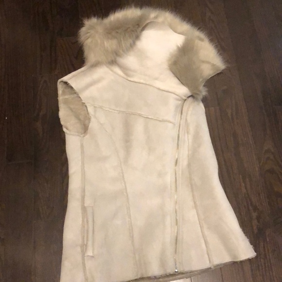 Faux fur and shearling vest - Picture 4 of 8